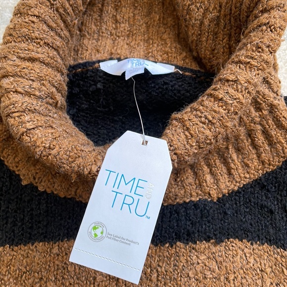 NWT Woman’s Time and Tru Striped Sweater - Picture 6 of 7